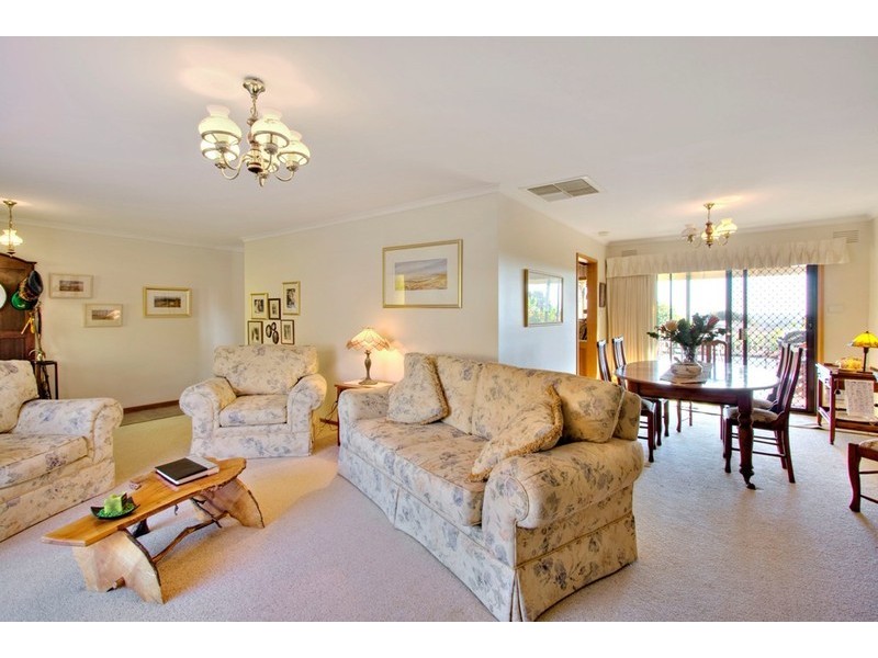 4 Sutherland Court, Endeavour Hills VIC 3802