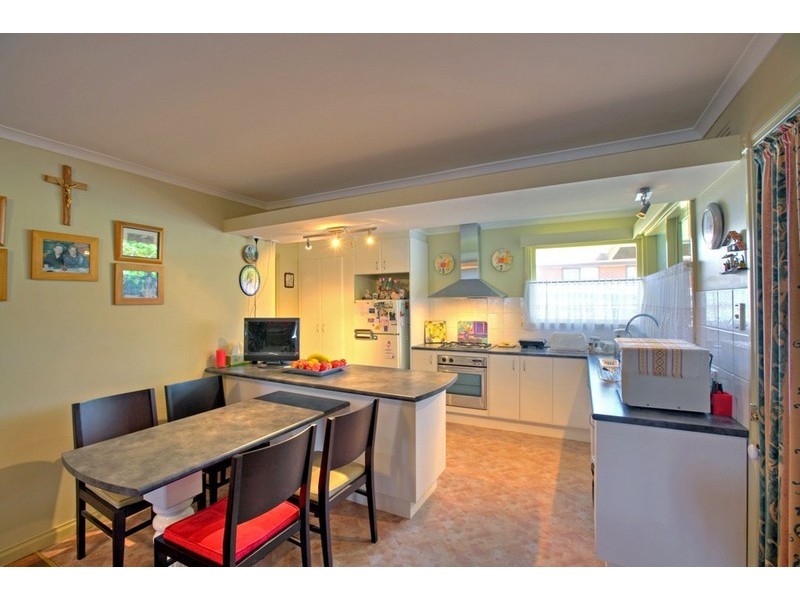 264 James Cook Drive, Endeavour Hills VIC 3802