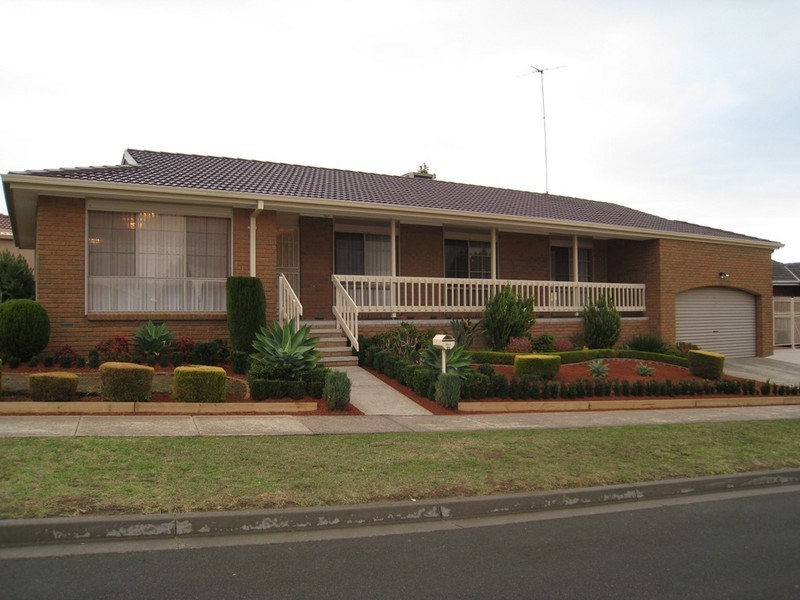 21 Preston Avenue, Endeavour Hills VIC 3802