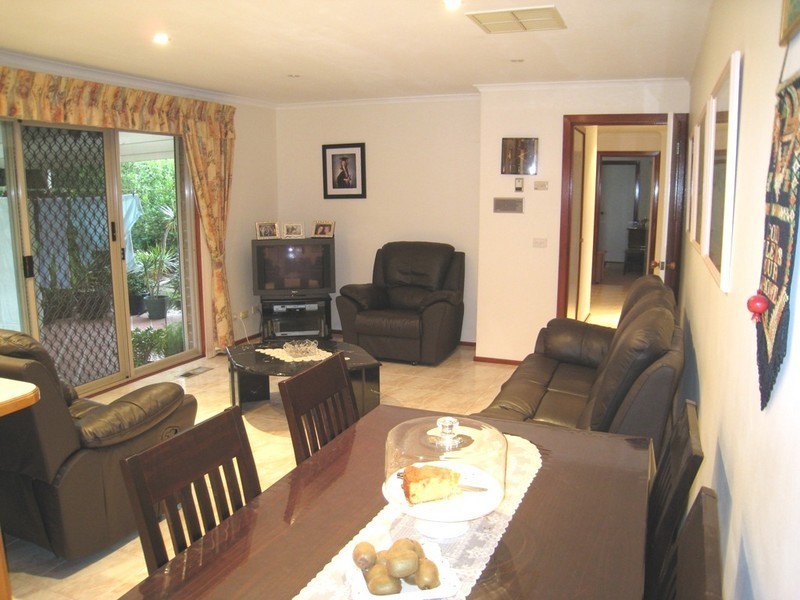 21 Preston Avenue, Endeavour Hills VIC 3802