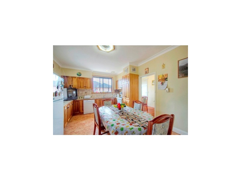 32 Grace Ave, Dandenong VIC 3175