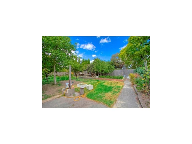 32 Grace Ave, Dandenong VIC 3175