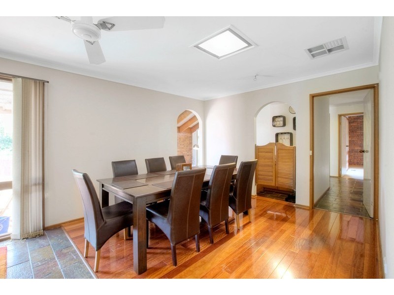 4 Gresham Close, Endeavour Hills VIC 3802