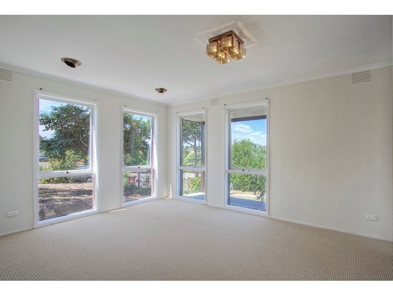 4 Tunley Close, Endeavour Hills VIC 3802