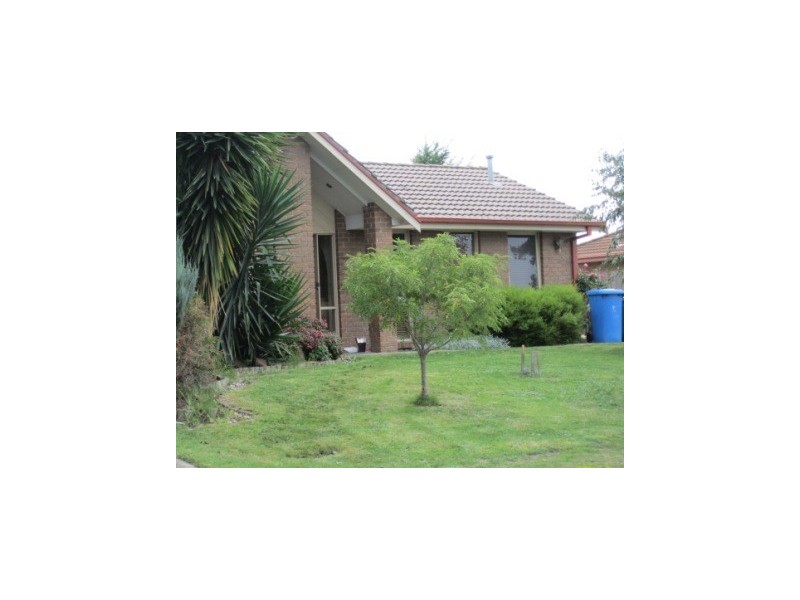 9 General Joshua Dve, Hampton Park VIC 3976