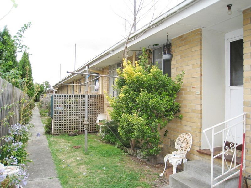 Unit 2/79 Cleeland Street, Dandenong VIC 3175