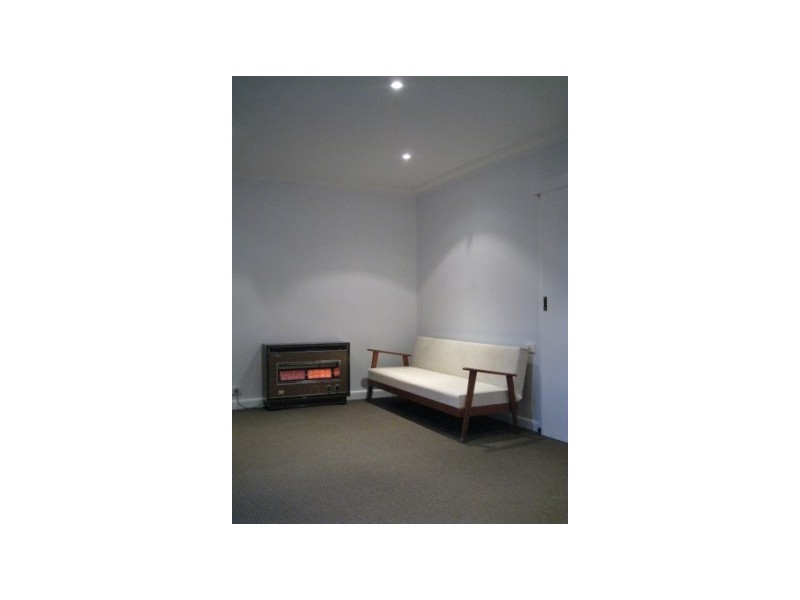 2/83 Langhorne St, Dandenong VIC 3175