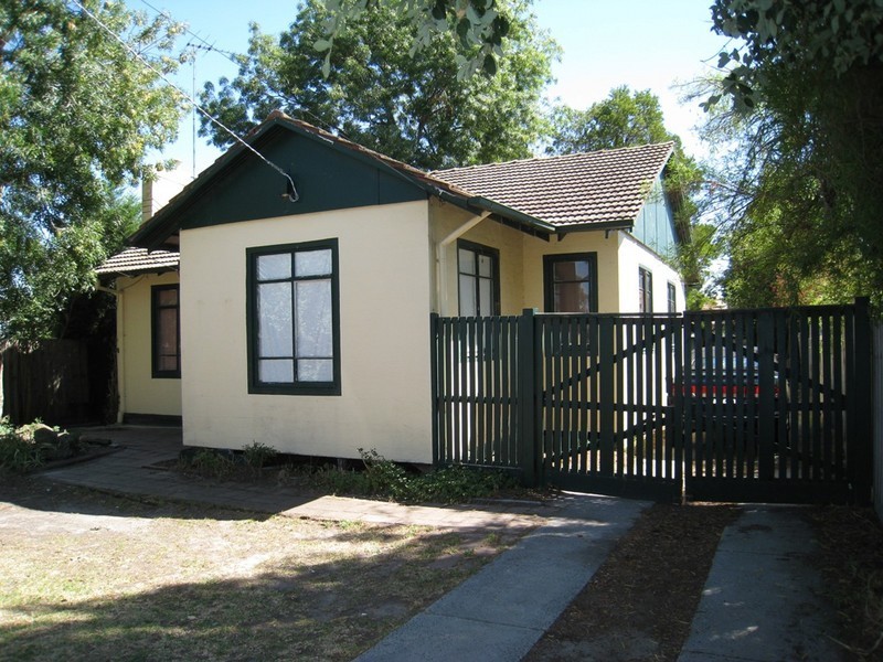 7 Oak Avenue, Doveton VIC 3177