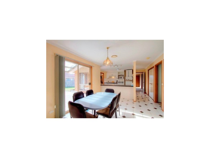 15 Katrina Clse, Hallam VIC 3803