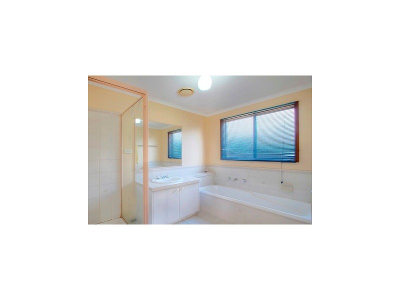 15 Katrina Clse, Hallam VIC 3803