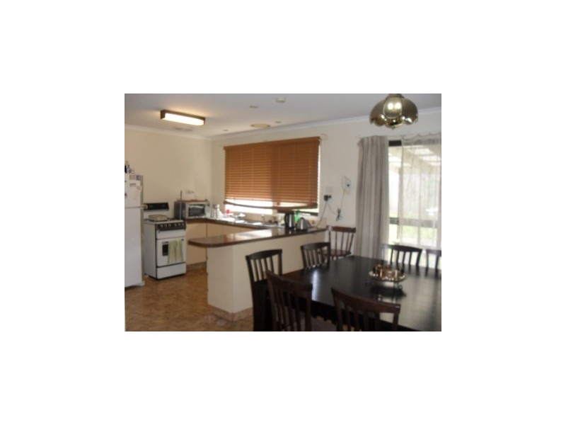 69 Loch Rd, Dandenong North VIC 3175