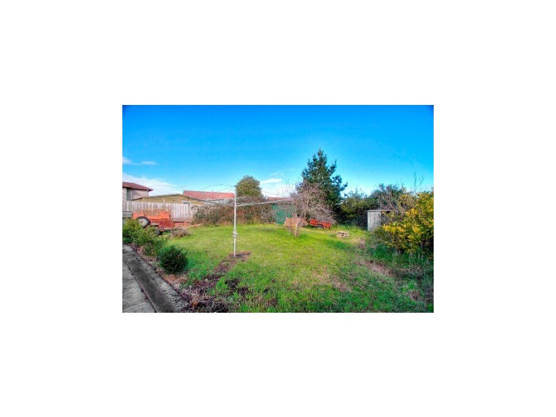 1 Claret St, Doveton VIC 3177