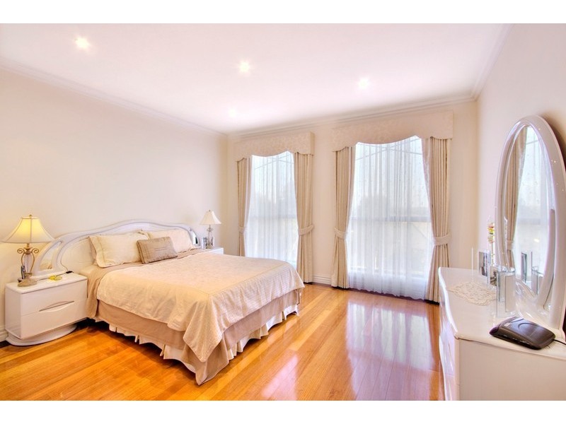 6 The Rise, Narre Warren VIC 3805