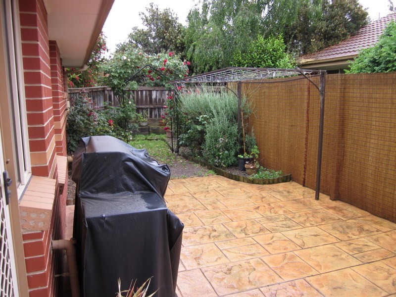 17/8-10 Belgrave Hallam Rd, Hallam VIC 3803