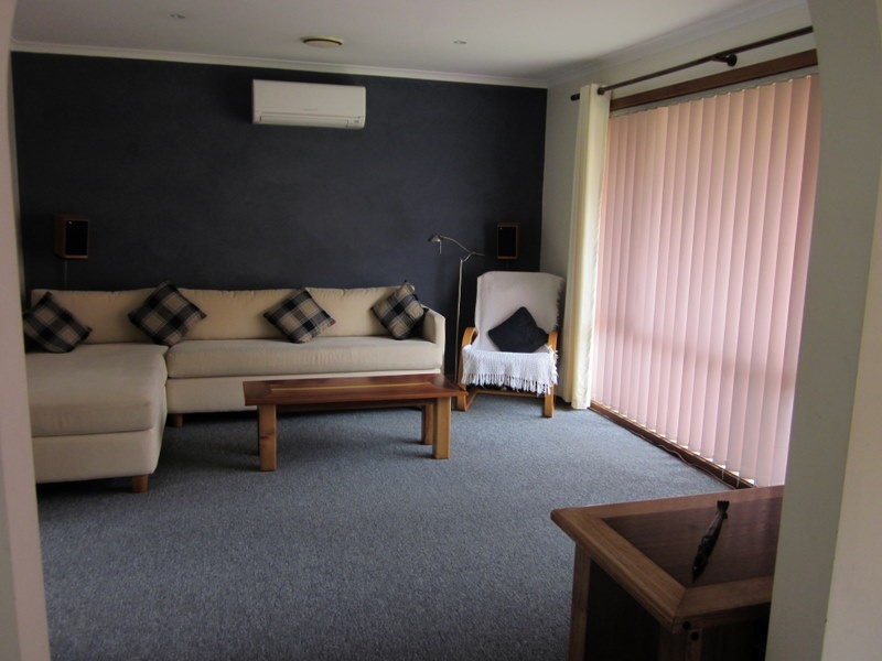 17/8-10 Belgrave Hallam Rd, Hallam VIC 3803