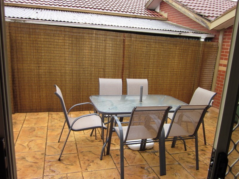 17/8-10 Belgrave Hallam Rd, Hallam VIC 3803