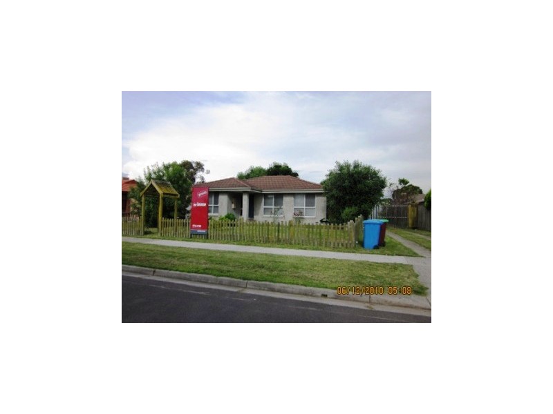 4 Manning Clse, Hampton Park VIC 3976