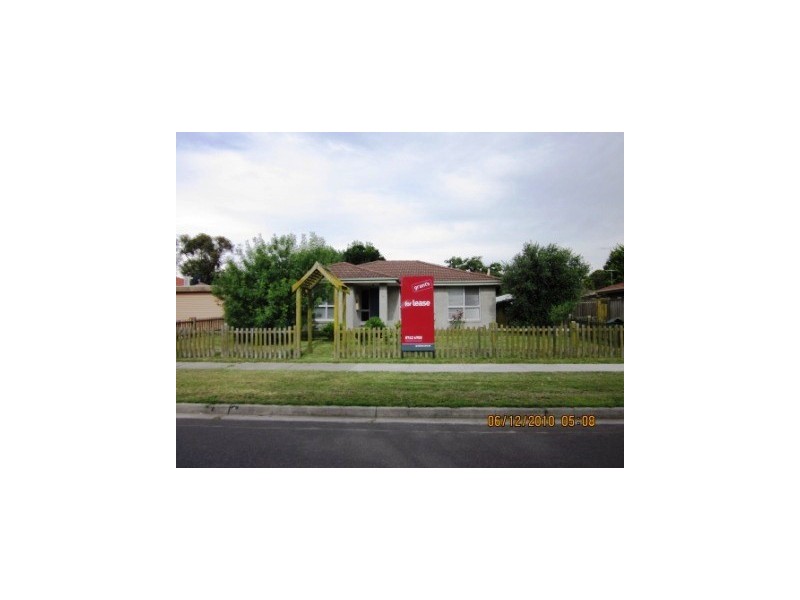 4 Manning Clse, Hampton Park VIC 3976