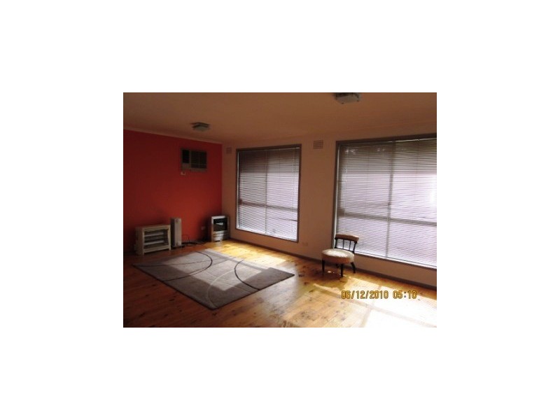 4 Manning Clse, Hampton Park VIC 3976