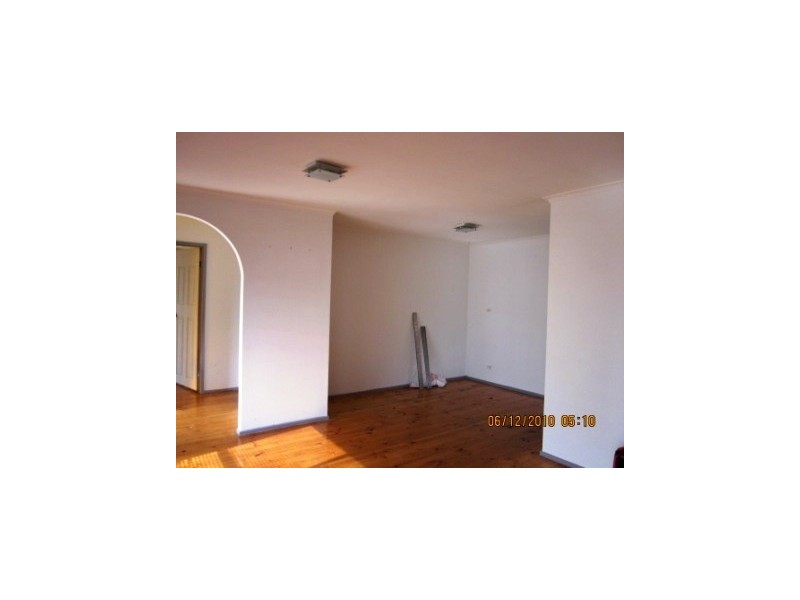 4 Manning Clse, Hampton Park VIC 3976