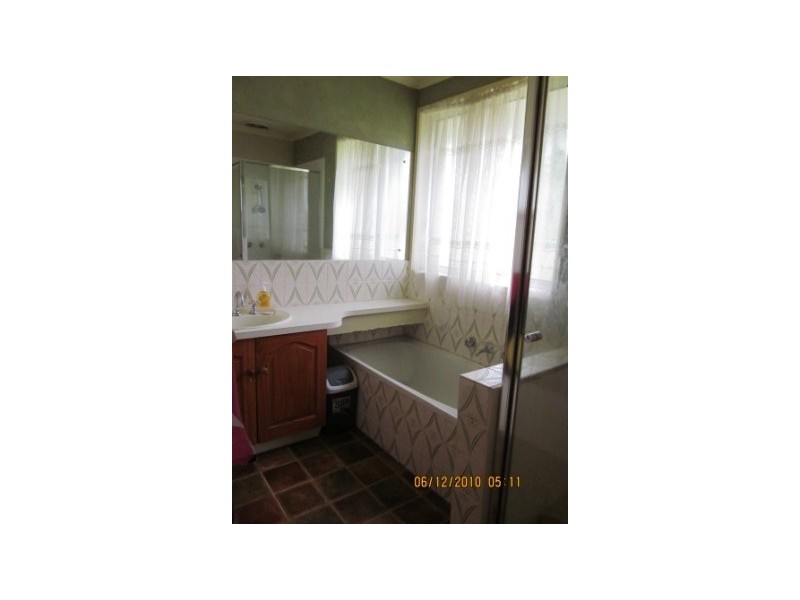 4 Manning Clse, Hampton Park VIC 3976