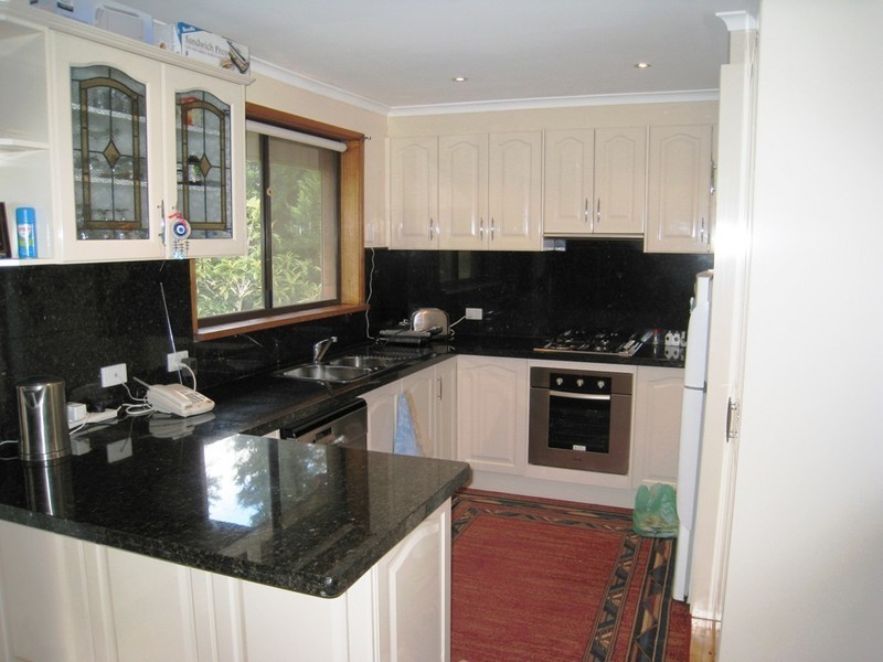 14 Peebles Street, Endeavour Hills VIC 3802