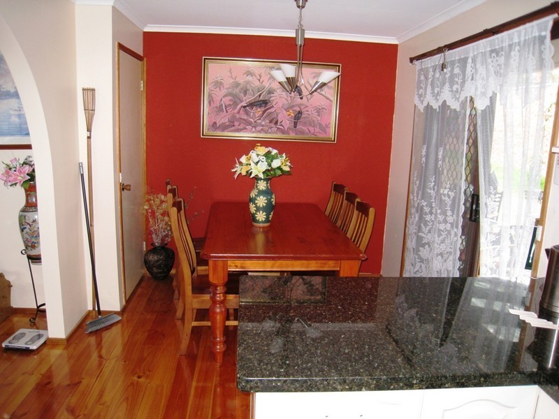 14 Peebles Street, Endeavour Hills VIC 3802