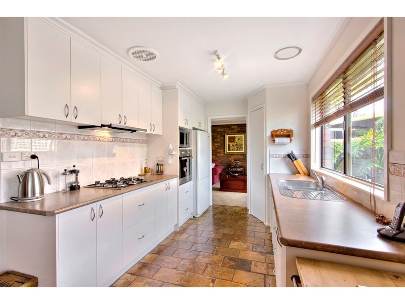 80 James Cook Drive, Endeavour Hills VIC 3802