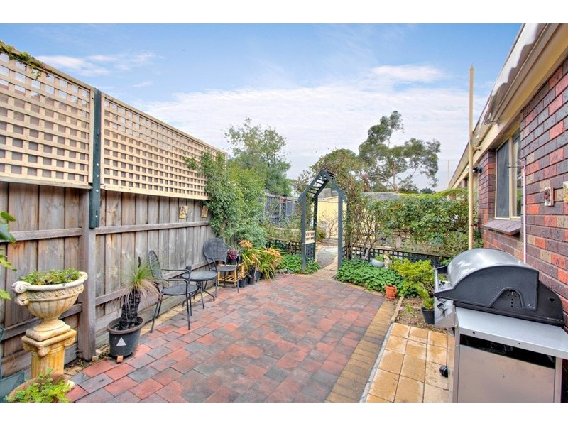 80 James Cook Drive, Endeavour Hills VIC 3802