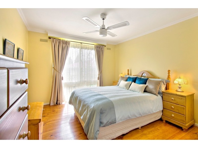 80 James Cook Drive, Endeavour Hills VIC 3802