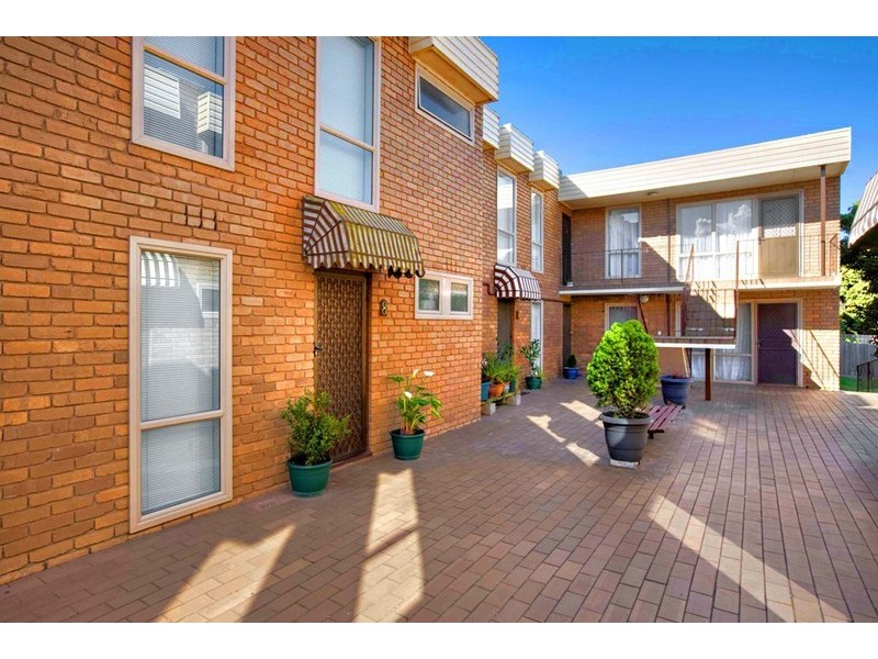 8/24 Rodd Street, Dandenong VIC 3175