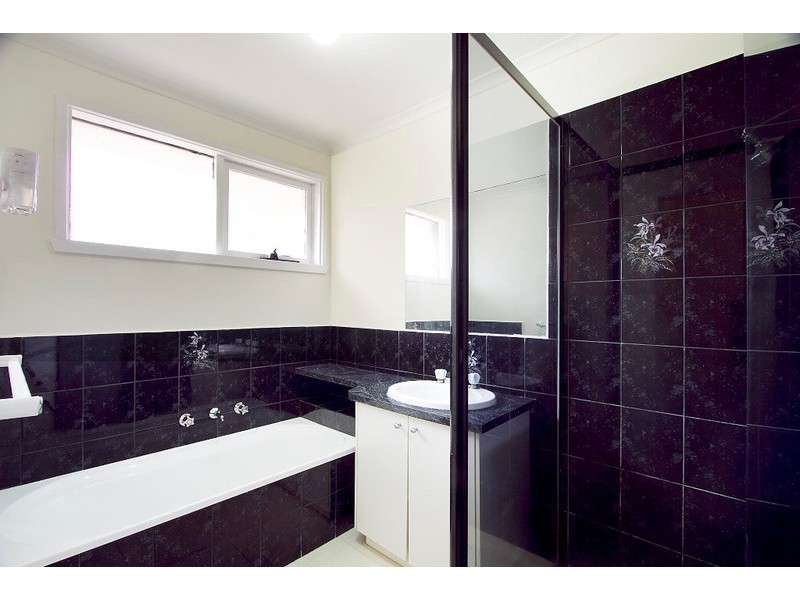 56 Girvan Circuit, Endeavour Hills VIC 3802