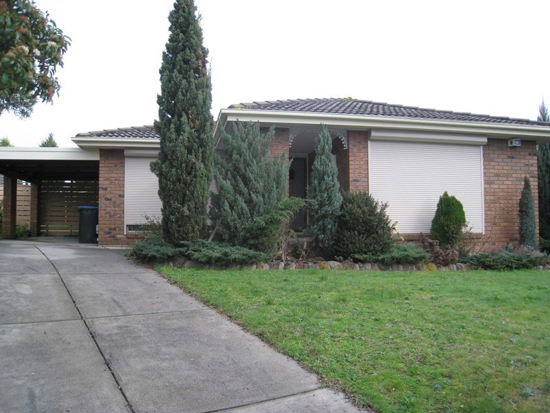 9 Newmill Close, Endeavour Hills VIC 3802