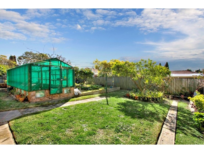 23 Howe Avenue, Dandenong North VIC 3175
