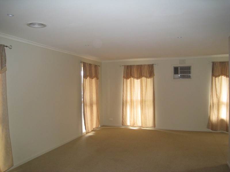 13 Carribean Drive, Keysborough VIC 3173