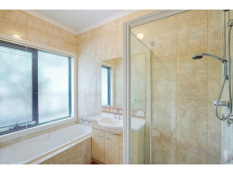 U 2/31 Monteith Crescent, Endeavour Hills VIC 3802