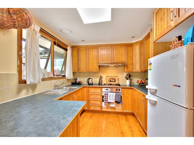 27 Crossdale Rise, Endeavour Hills VIC 3802