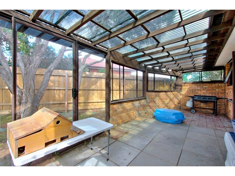 27 Crossdale Rise, Endeavour Hills VIC 3802