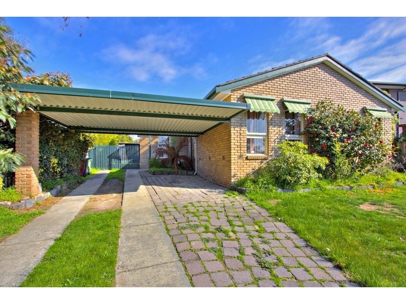 1 Woodworth Close, Endeavour Hills VIC 3802