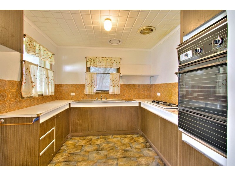 1 Woodworth Close, Endeavour Hills VIC 3802