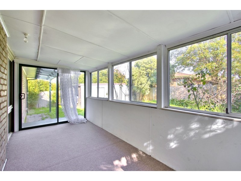 1 Woodworth Close, Endeavour Hills VIC 3802