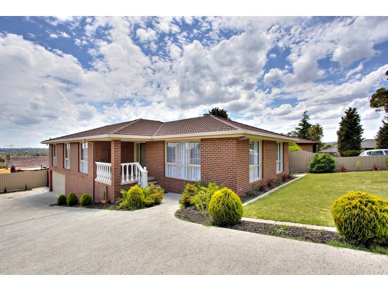 6 Harvey Place, Endeavour Hills VIC 3802