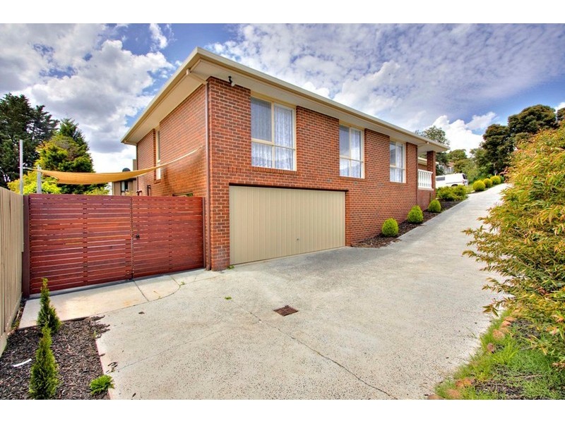 6 Harvey Place, Endeavour Hills VIC 3802