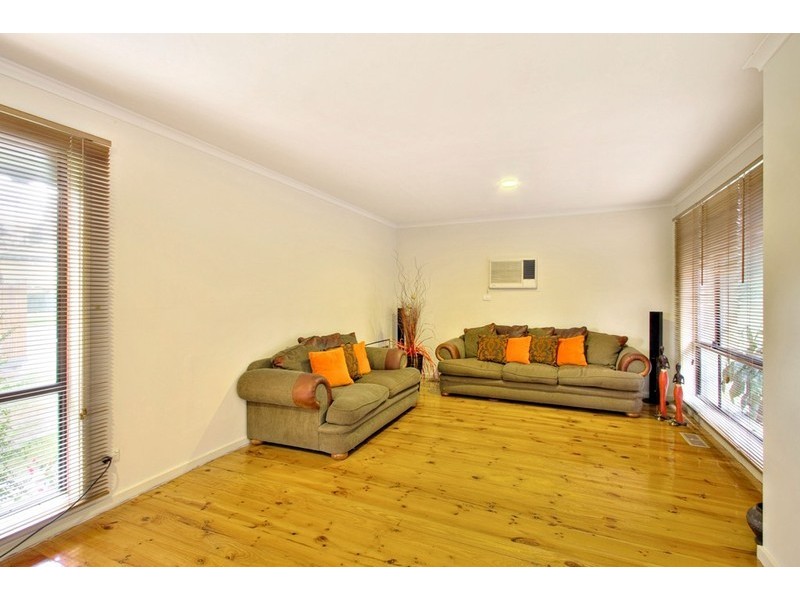 12 Rearden Close, Endeavour Hills VIC 3802