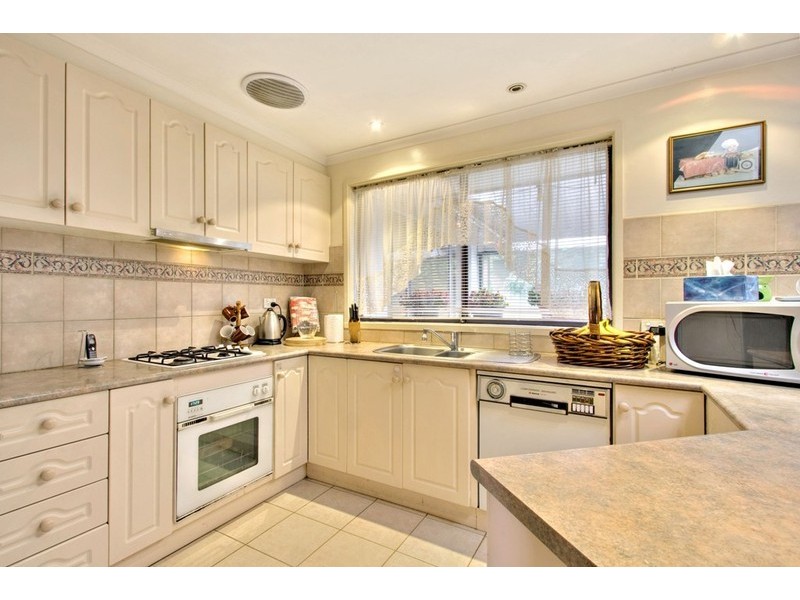 12 Rearden Close, Endeavour Hills VIC 3802