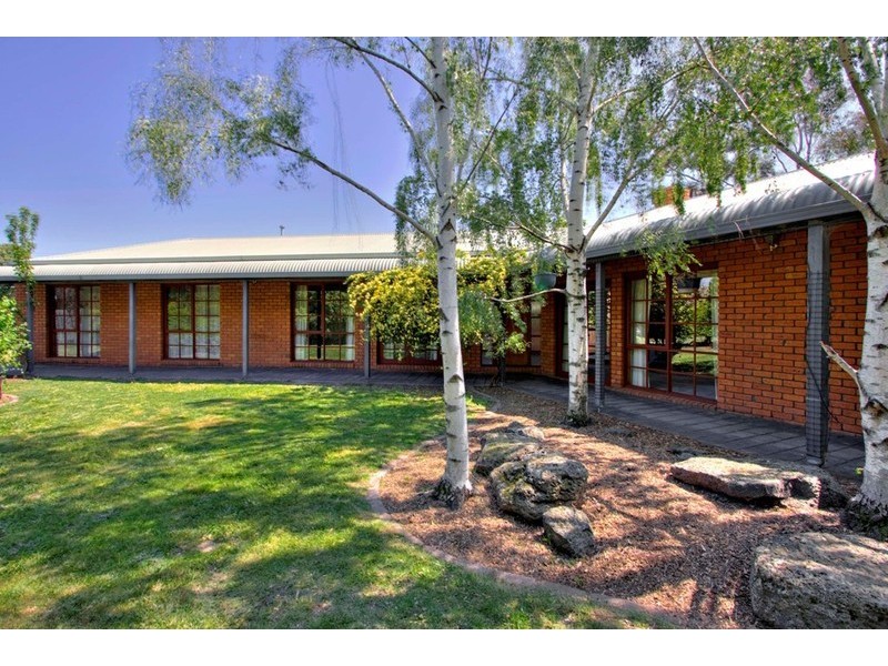 4 Tara Place, Dandenong North VIC 3175