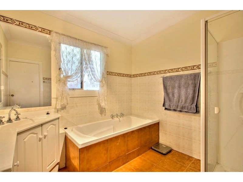 13 McLennan Street, Eumemmerring VIC 3177