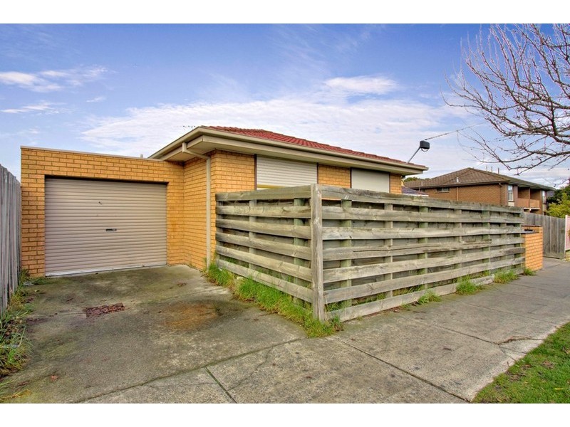 1/52 Cleeland Street, Dandenong VIC 3175