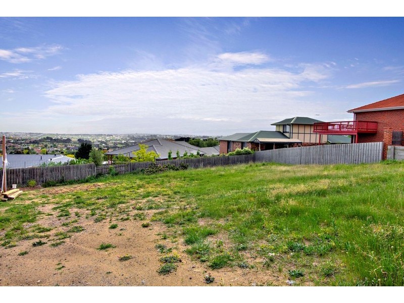 7 The Rise, Narre Warren VIC 3805