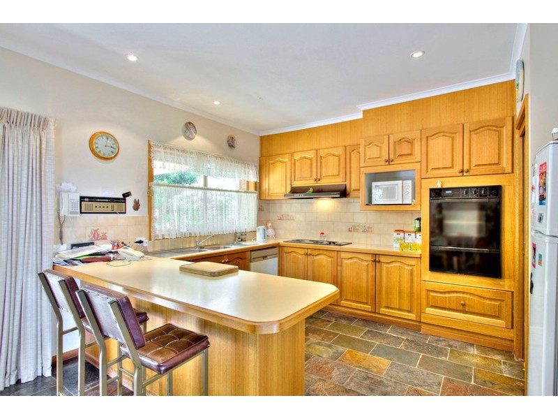 13 Gymkhana Court, Endeavour Hills VIC 3802